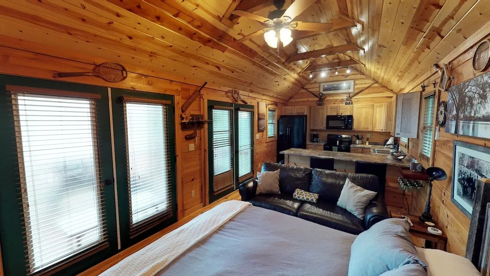 Courtside Cabin - Studio Cabin