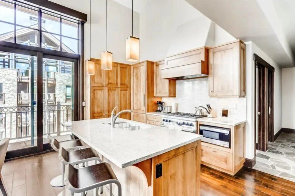 3 Bedroom Luxury Residence In Lionshead Village - Mere Steps To Eagle Bahn Gondola