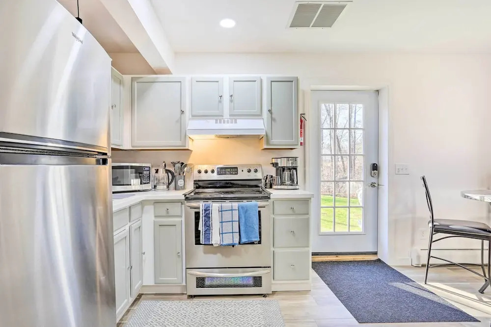New Paltz Apt - 11 Mi to Poughkeepsie!