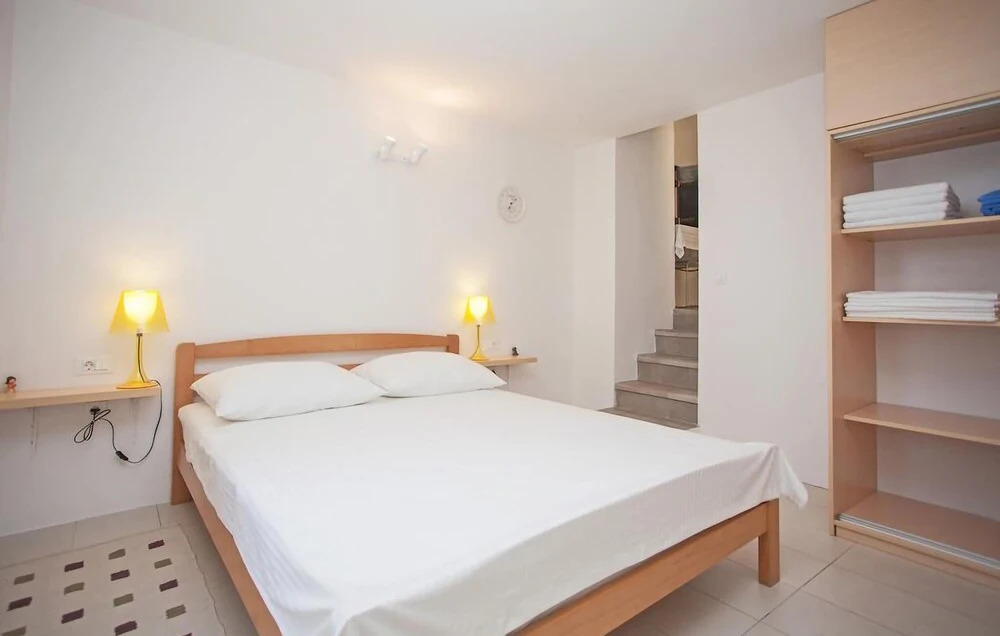 Awesome Home in Dubrovnik With Wifi and 3 Bedrooms