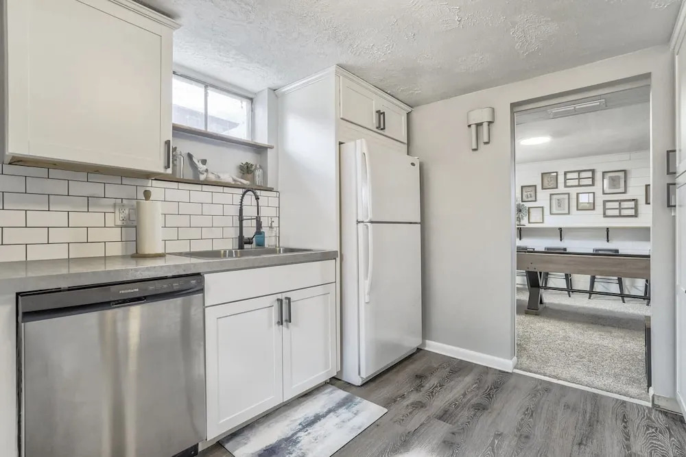 5BD Dog Friendly Family Getaway Near Downtown!