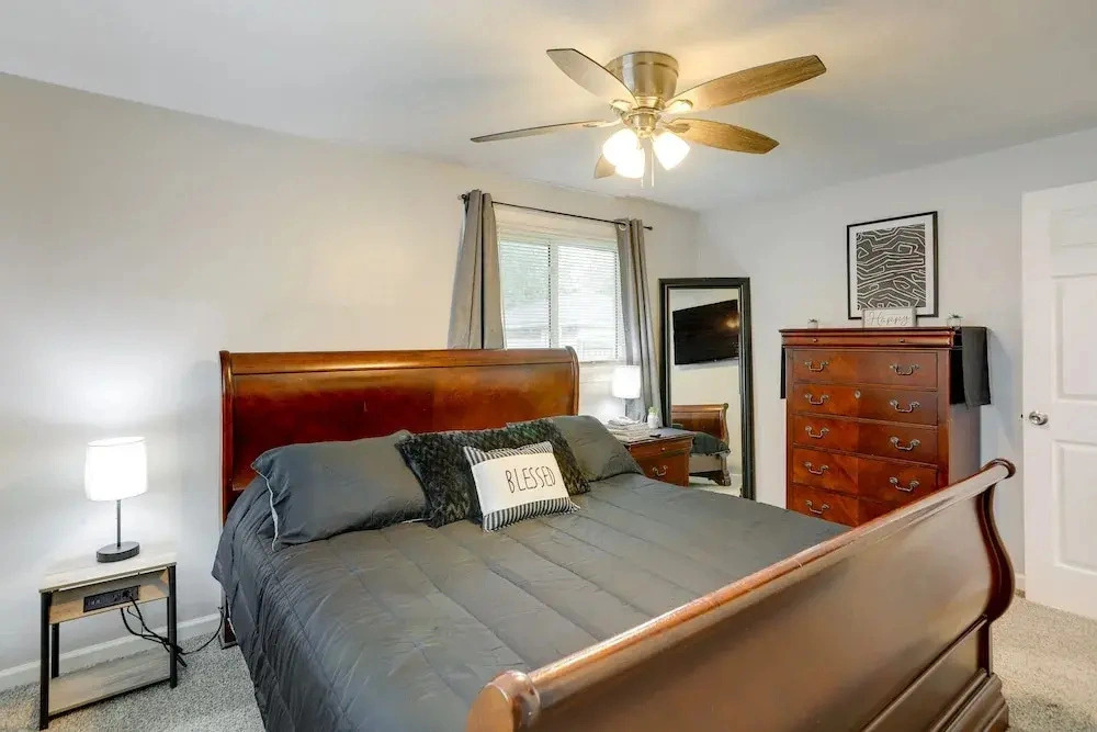 Pet-friendly Lorain Retreat w/ Fenced Yard