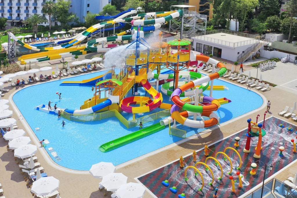 CLUB AQUA PLAZA