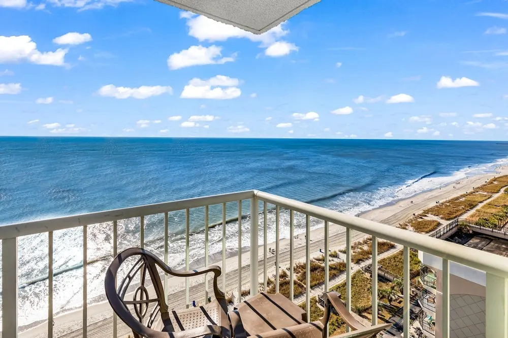 Breakers Boutique Condos | Oceanfront