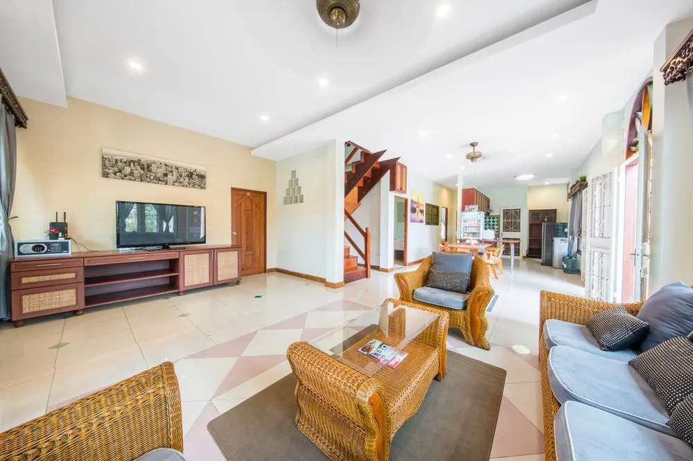 Grand Party Pool Villa