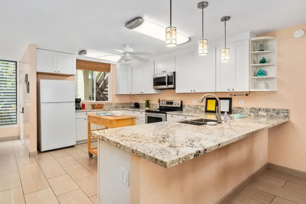 Big Island Keauhou Surf & Racquet 4-103 2 Bedroom Condo