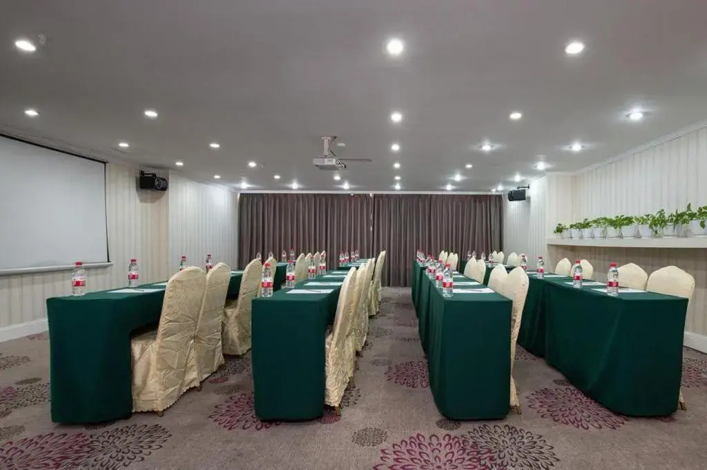 Atour Hotel Chengdu Chunxi Road Tianfu Square Subway Station