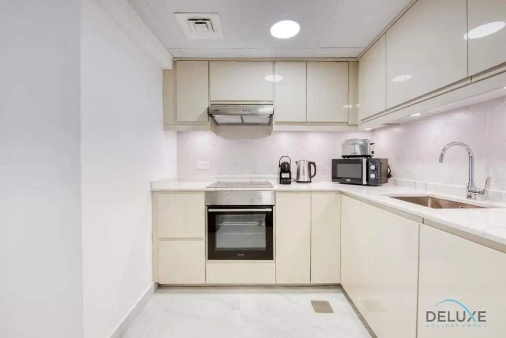 Outstanding 3BR at Sadaf 7 JBR by Deluxe Holiday Homes