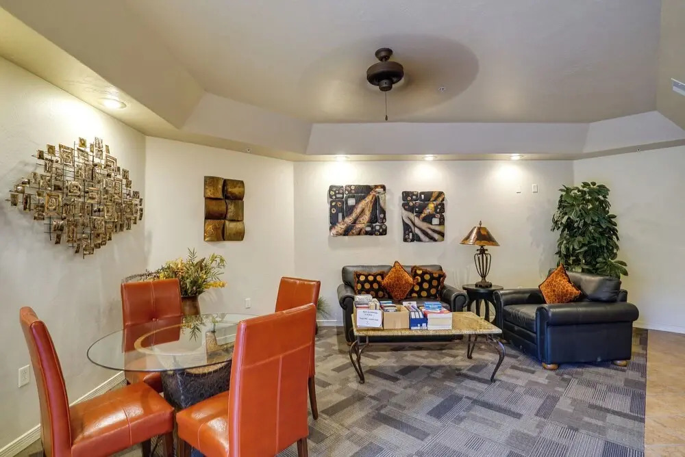 Inviting Las Cruces Condo < 1 Mi to Mesilla Plaza!