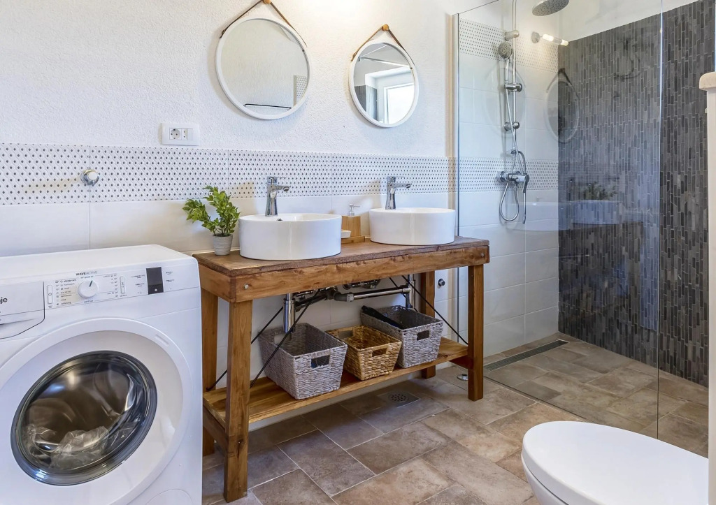 Heritage in Mirca with 2 bedrooms and 1 bathrooms
