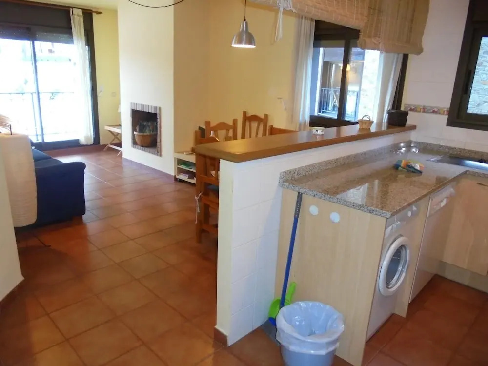 Apartment With 2 Bedrooms In Arinsal With Wonderful Mountain View
