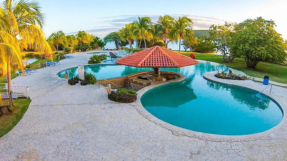 Costa Bonita