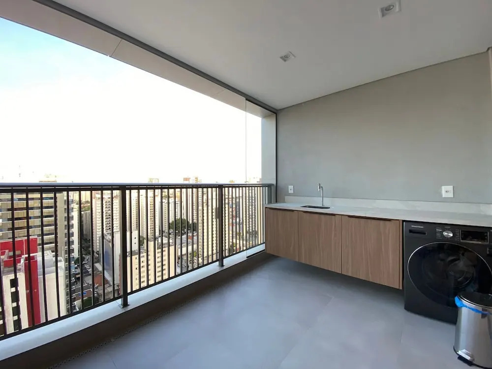 Estúdios com piscina no lounge
