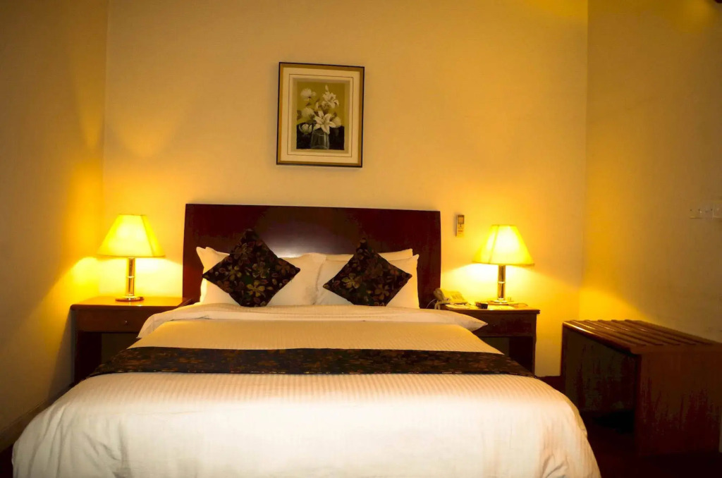 Hotel De Castle Ltd