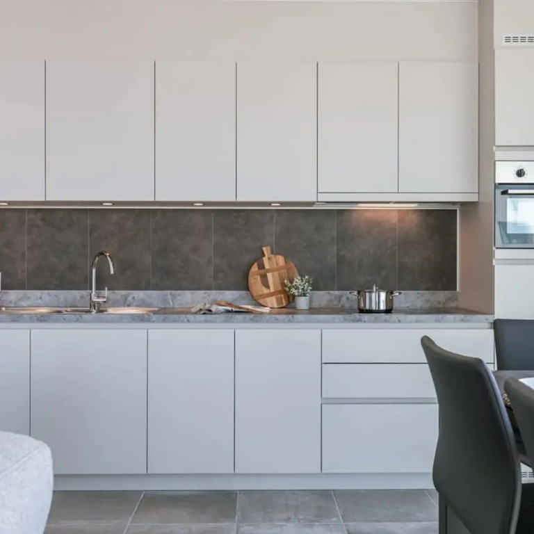 Bright Apartment With Seaview