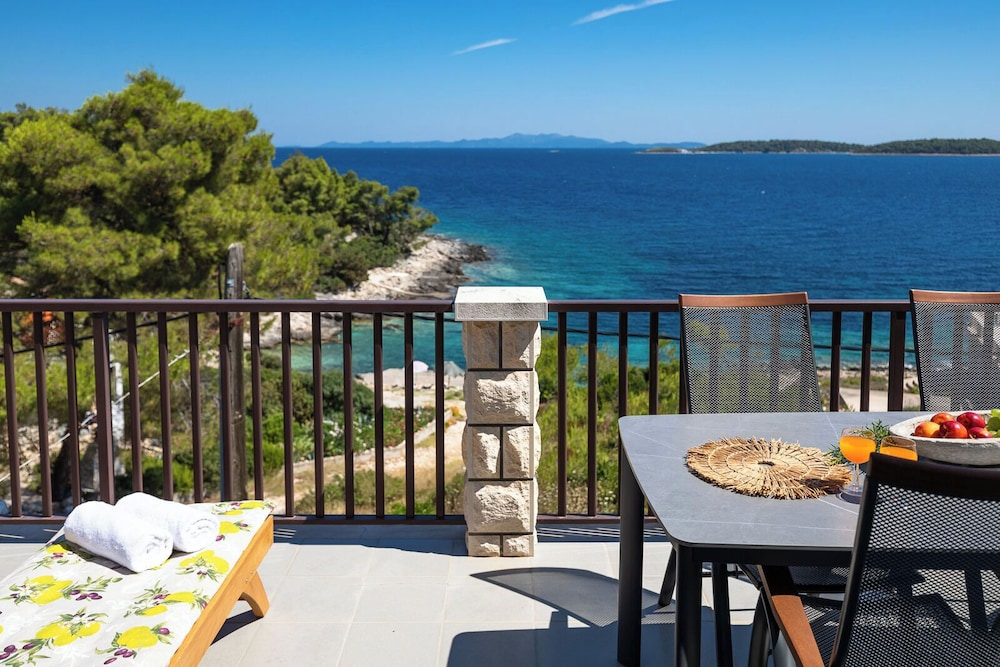 Apartments Doro