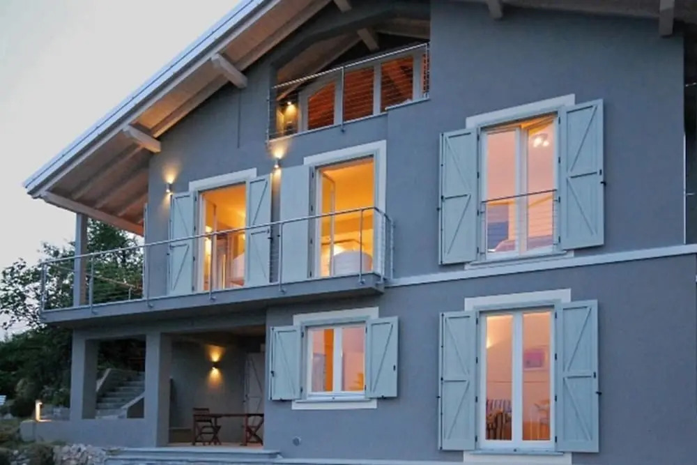 Italian Lakes 1 bed Apartment With Lake Views, Private Terrace, Wifi, Peaceful Location