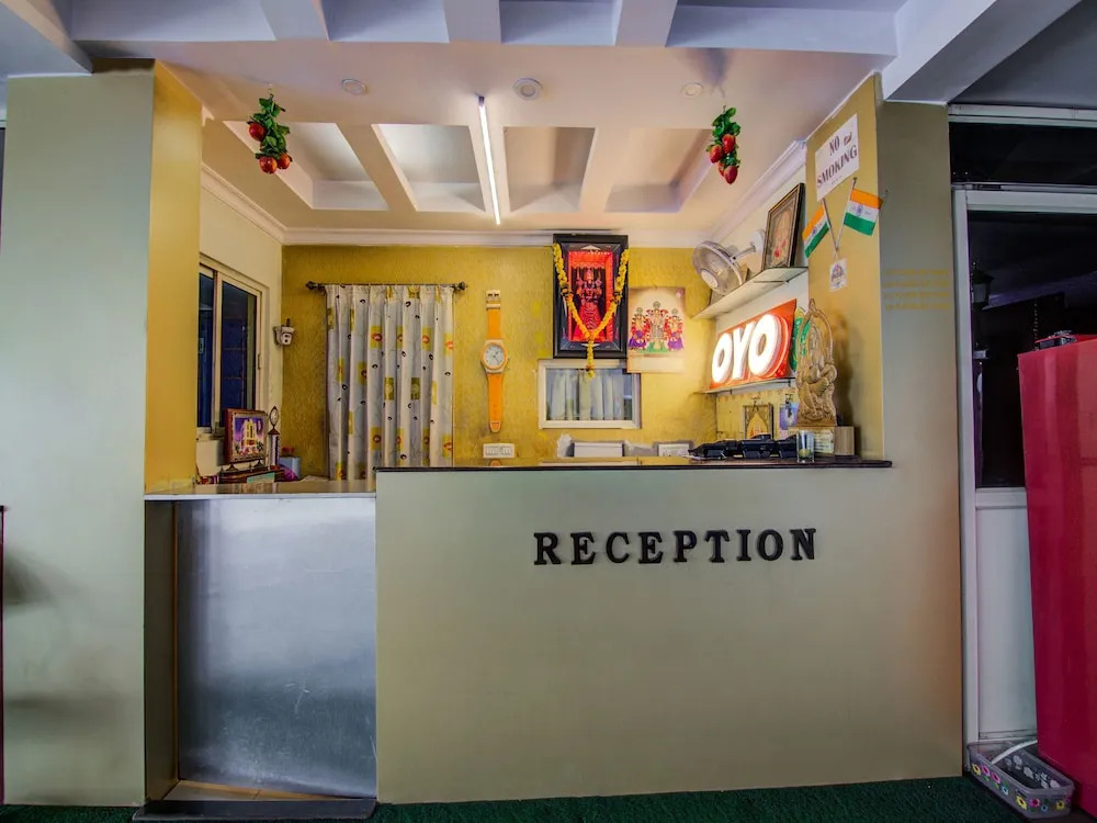 OYO 14910 Sri Ganesh Swathi Residency