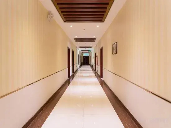 Chifeng zunya business hotel