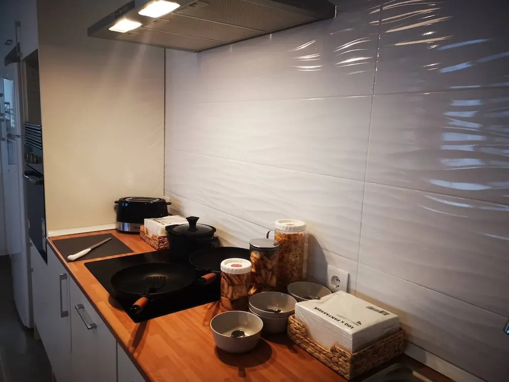 "room in Guest Room - Luxury Stay For 4 - Caparica Posthel"