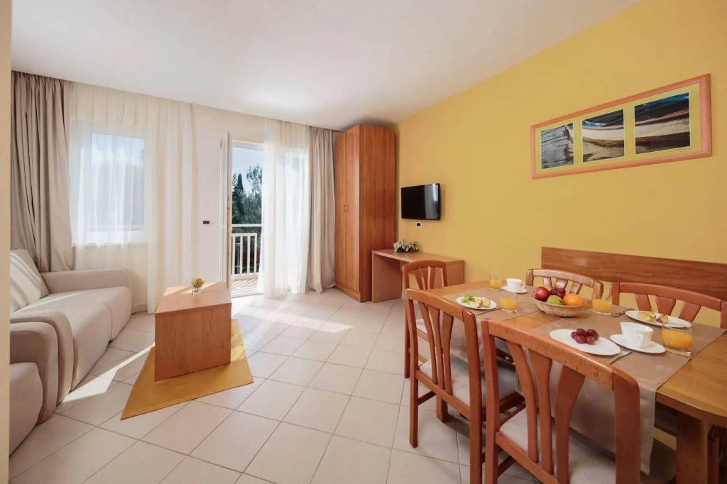Apartments Katoro Plava Laguna