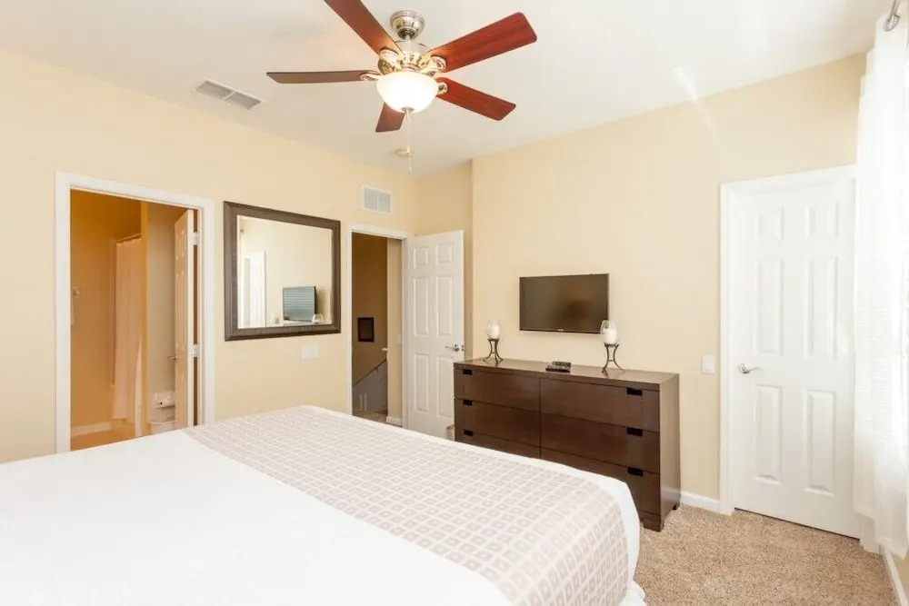 3 Bedroom Modern Townhome 4003 Townhouse