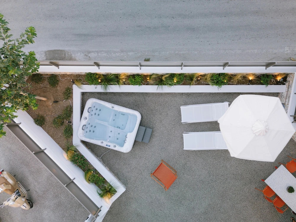 Domus Garden Apartments