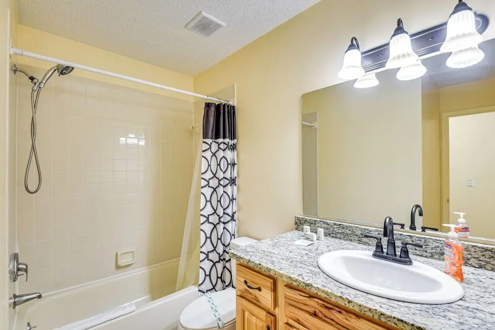 Palm Coast Home w/ Hot Tub - 3 Mi to Beaches!