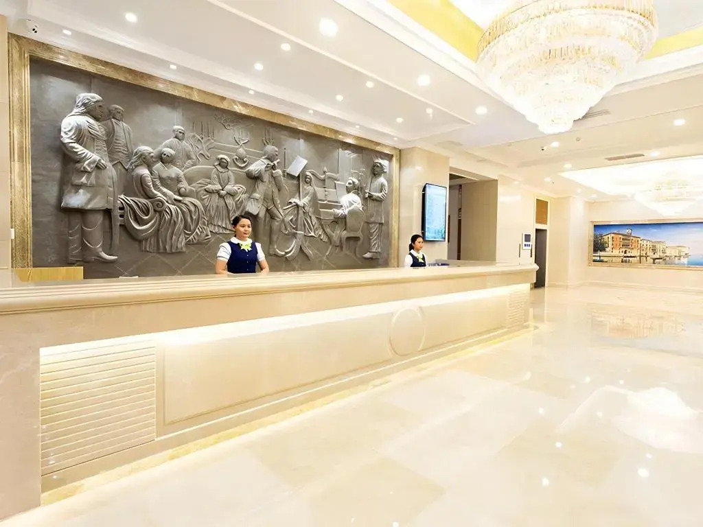 Atour Hotel Chengdu Chunxi Road Tianfu Square Subway Station