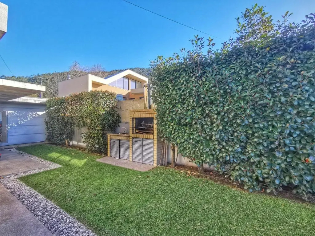 Hill & Beach house