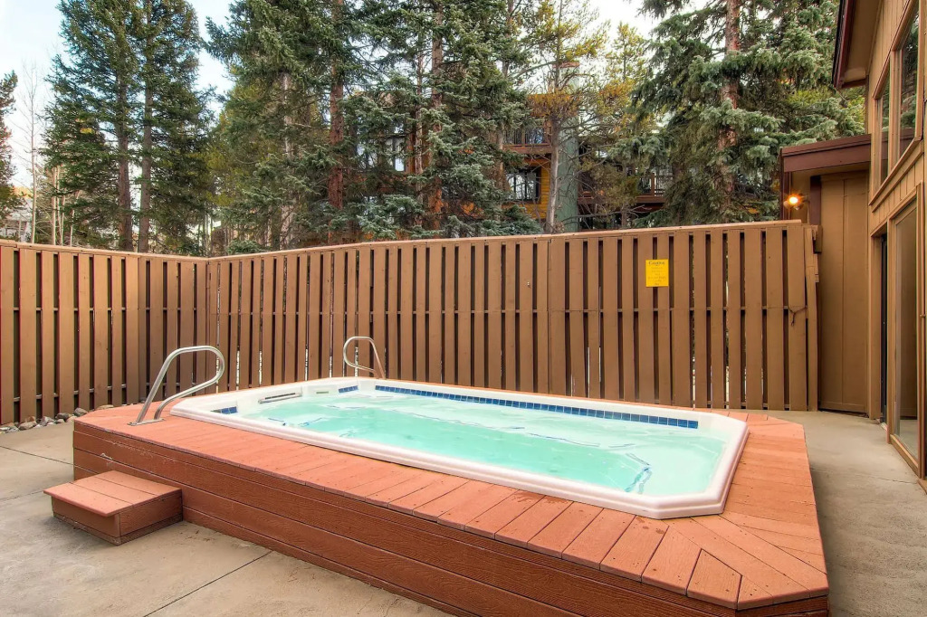 Lances West by Ski Country Resorts