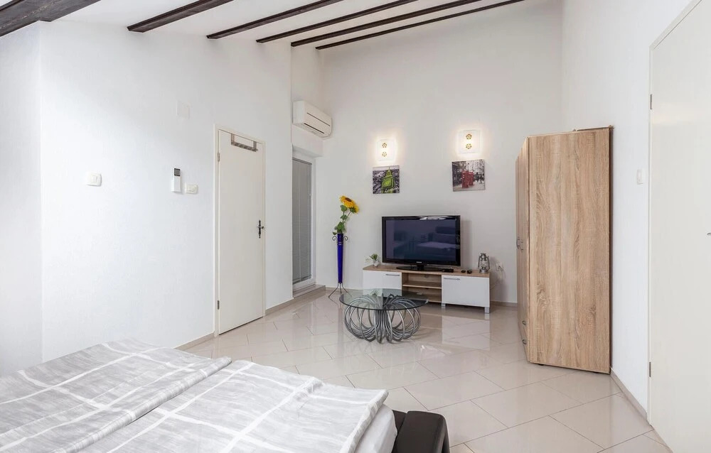 Lovely Home In Veprinac