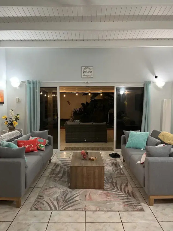 3 Bedroom Villa in Pos Chiquito Sun and Fun 5 Minute Walk to Beach