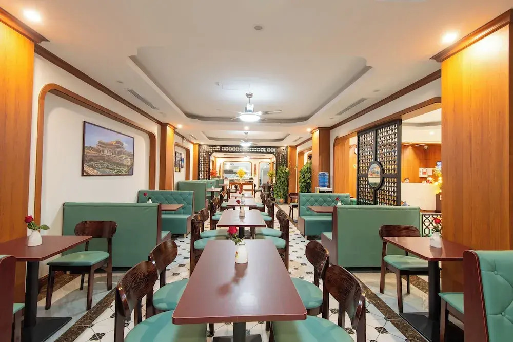 Khách sạn Việt Trung