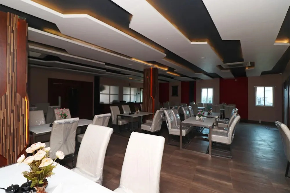 Nirmalya Plaza By OYO Rooms