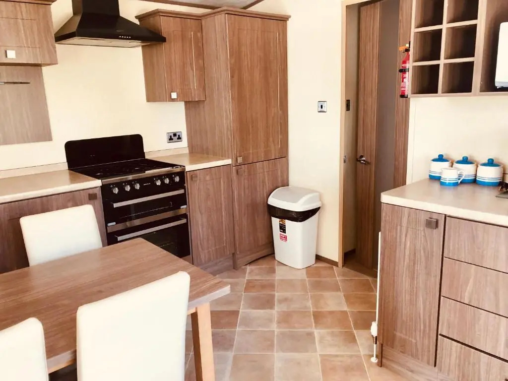 Family Seaside Retreat Private Stay at 5-Star Rockley Holiday Park Poole