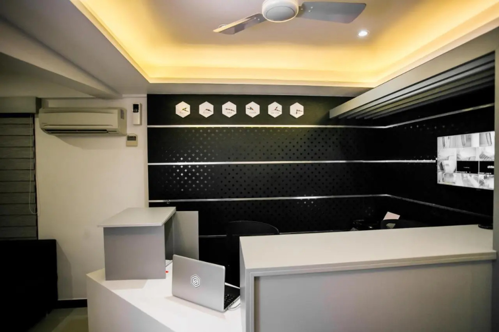 Sapphire Club Metro