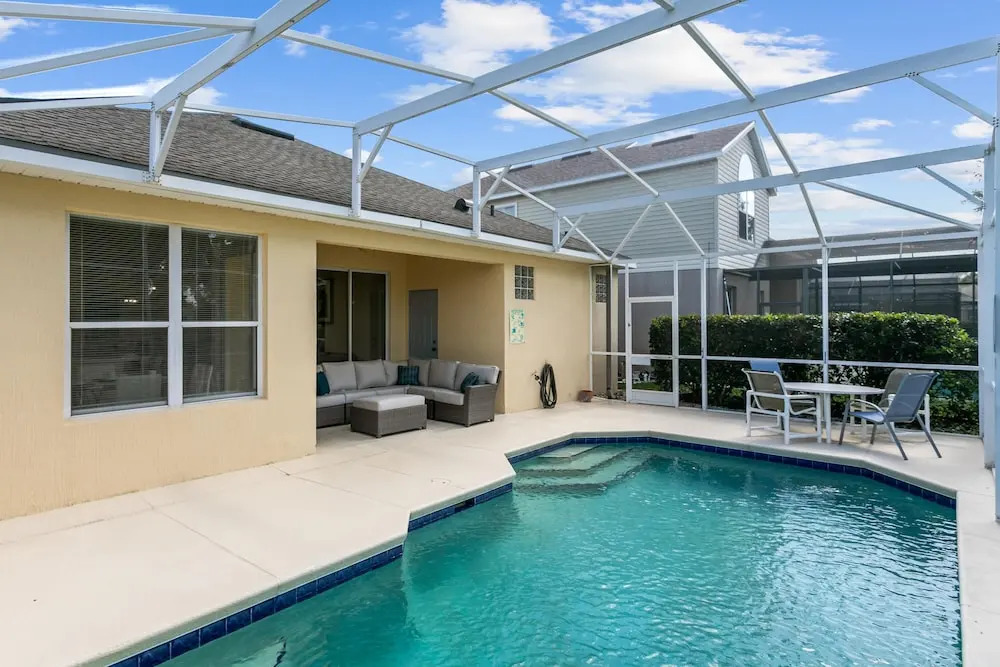 South Facing Pool 4 Bedroom 3 Bath Villa