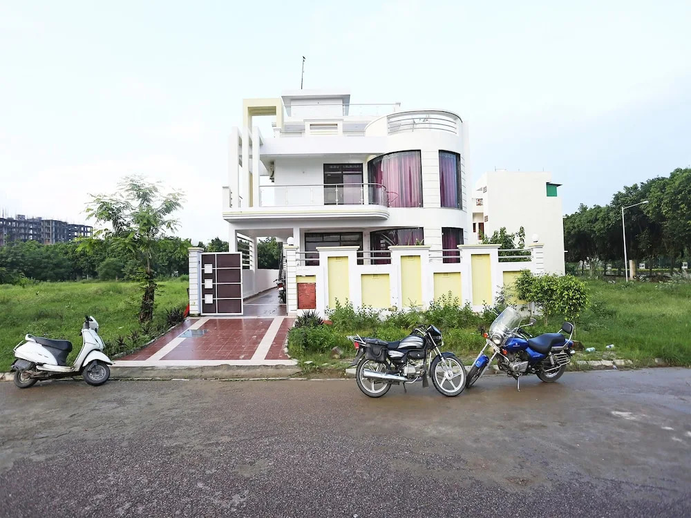Raj Inn By OYO Rooms