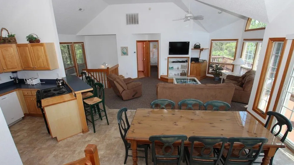 Goat Locker - 5 Br Home