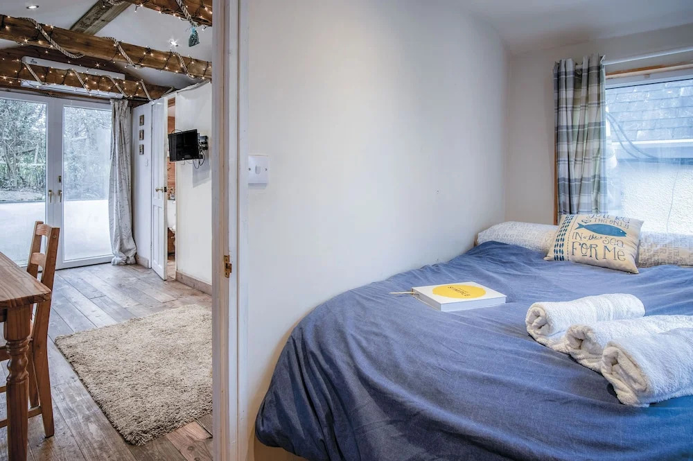 The Lodge - 1 Bedroom - Freshwest Beach Retreat
