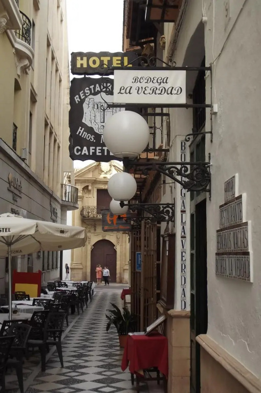 Hotel Hermanos Macias