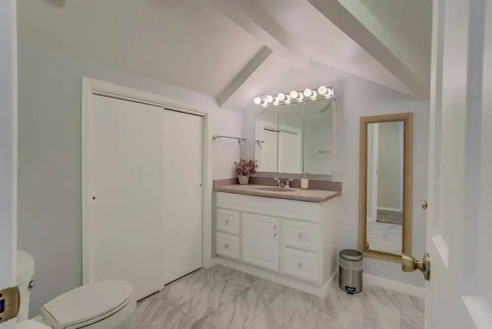 3 Bedroom Downtown with Firepit