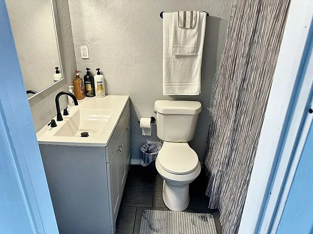 Modern 1B Studio Oasis Plaza District Access 32C