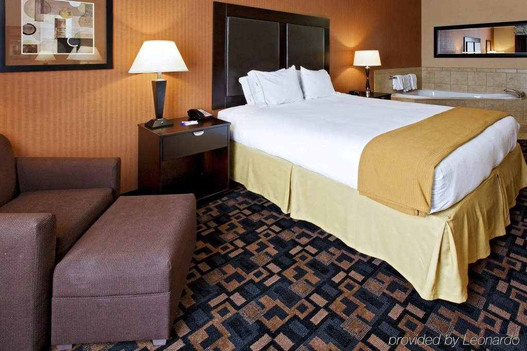Holiday Inn Express Glen Rose by IHG