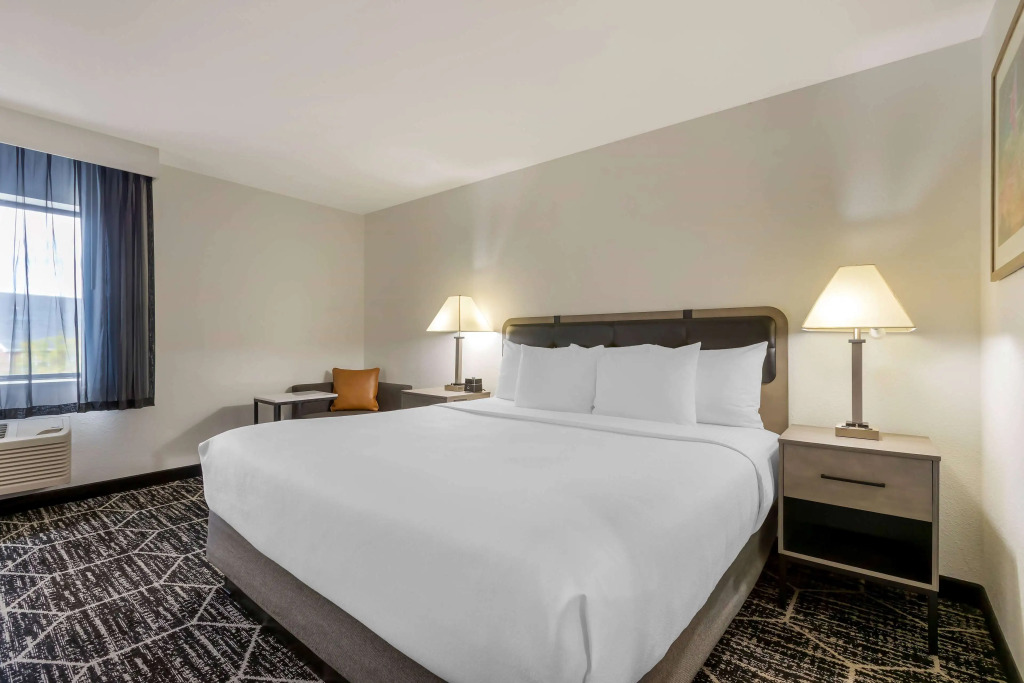La Quinta by Wyndham Des Moines West Clive