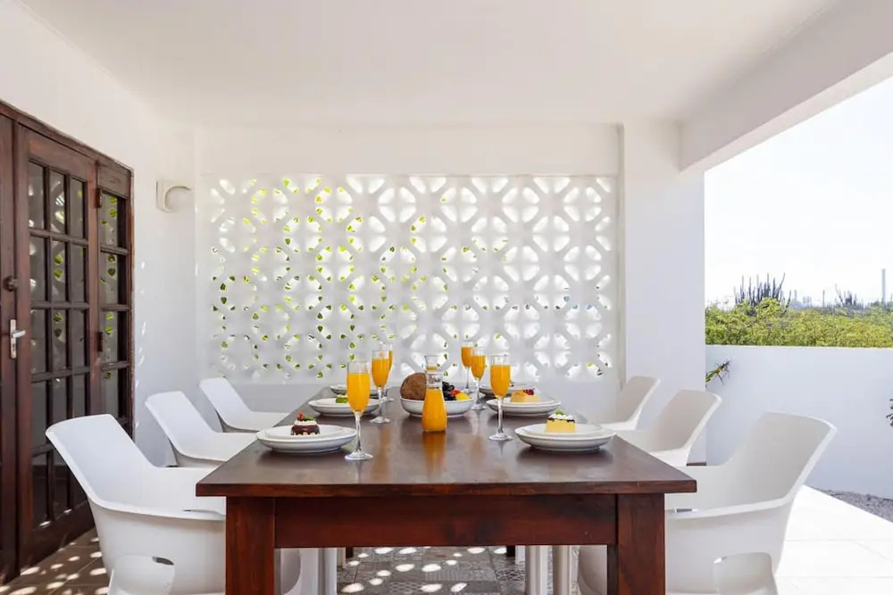 Beautiful 3br2 5BA Villa w Pool Close 2 Baby Beach