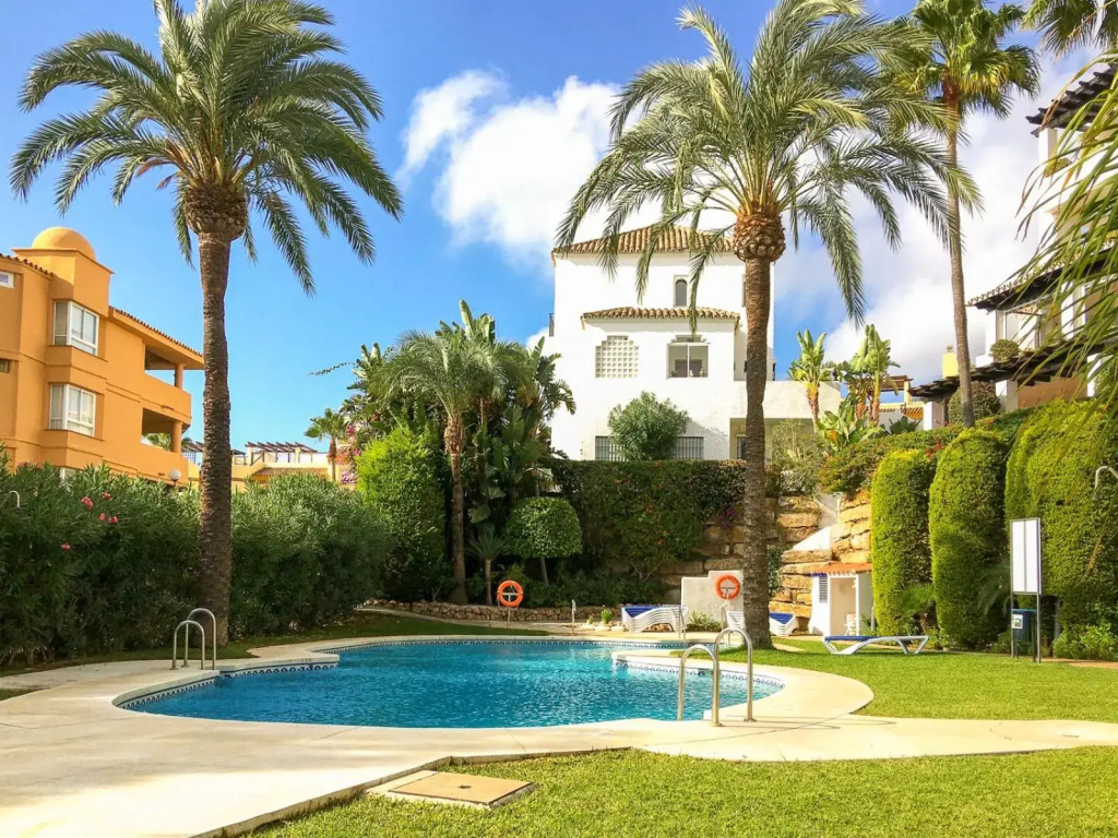 57-Beautiful Apartment with Stunning Views in Calahonda, Mijas