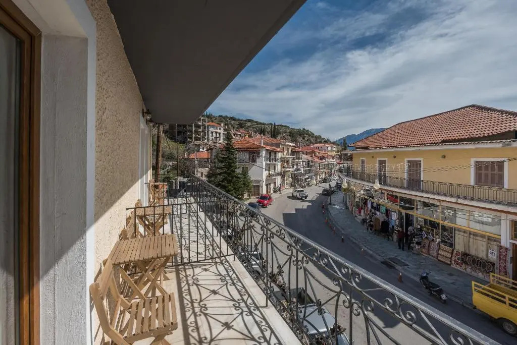 Arahova Inn Hotel
