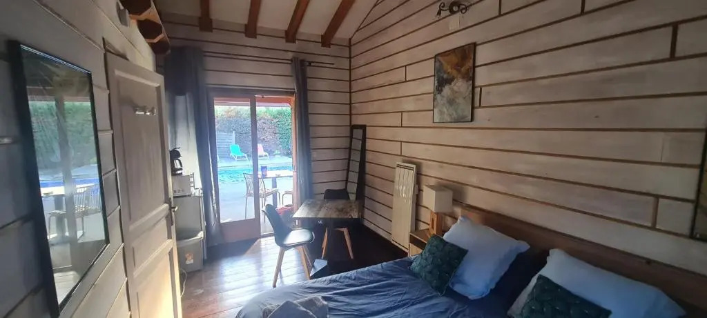 GITES O FIL DE LEAU piscine spa accès rivière
